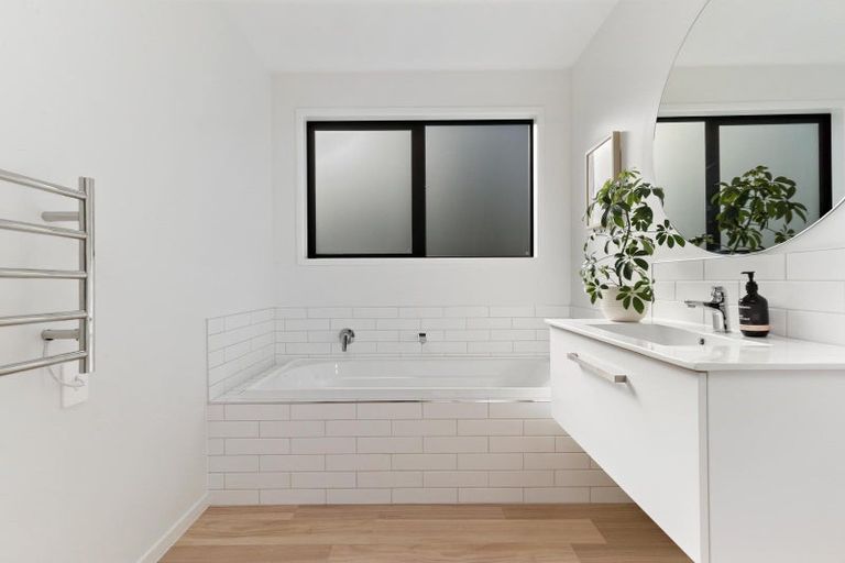 Photo of property in 64 Muster Road, Jacks Point, 9371