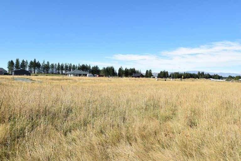 Photo of property in 16 Temple Drive, Twizel, 7901