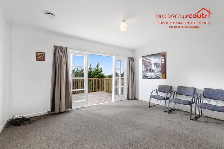 Photo of property in 2/537 Glenfield Road, Glenfield, Auckland, 0629