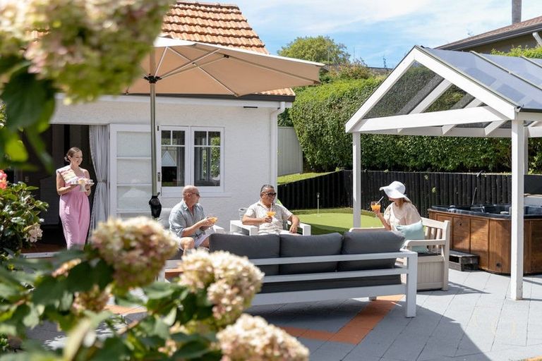 Photo of property in 15 Otumoetai Road, Judea, Tauranga, 3110