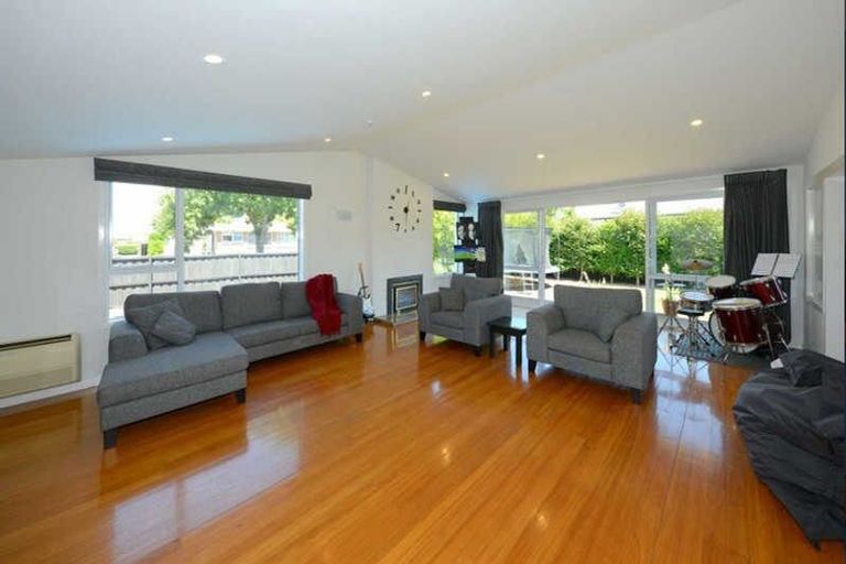 Photo of property in 1 Yardley Street, Avonhead, Christchurch, 8042
