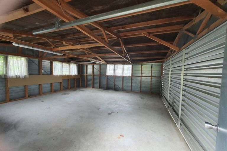 Photo of property in 2/28 Windy Ridge Road, Glenfield, Auckland, 0629