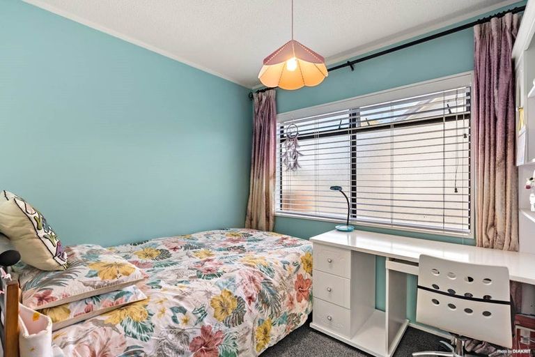 Photo of property in 3/20a Lavery Place, Sunnynook, Auckland, 0632