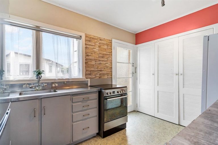 Photo of property in 16b Grassways Avenue, Pakuranga, Auckland, 2010