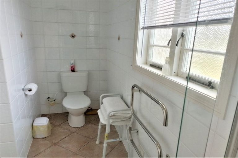 Photo of property in 11 Darlington Street, Ngatea, 3503