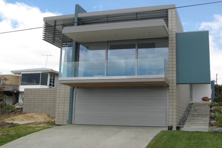 Photo of property in 19 De Luen Avenue, Tindalls Beach, Whangaparaoa, 0930
