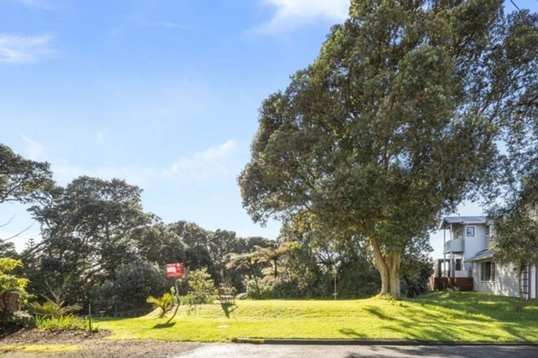 Photo of property in 1 Autere Street, Strandon, New Plymouth, 4312