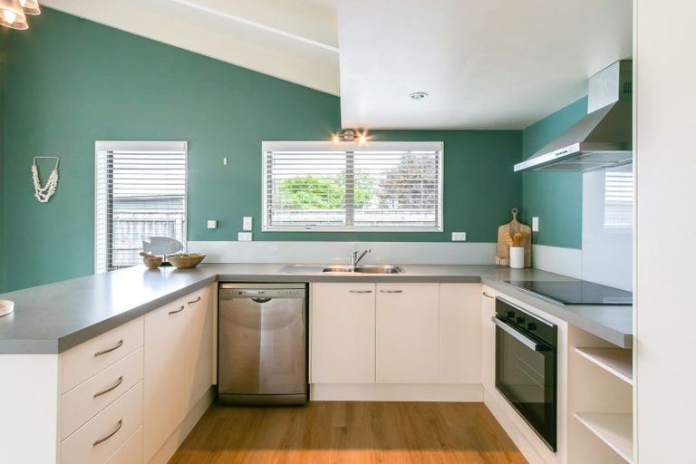 Photo of property in 25 Avenue Road, Greenmeadows, Napier, 4112