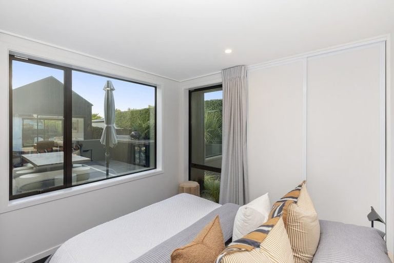 Photo of property in 184 Weston Road, St Albans, Christchurch, 8052