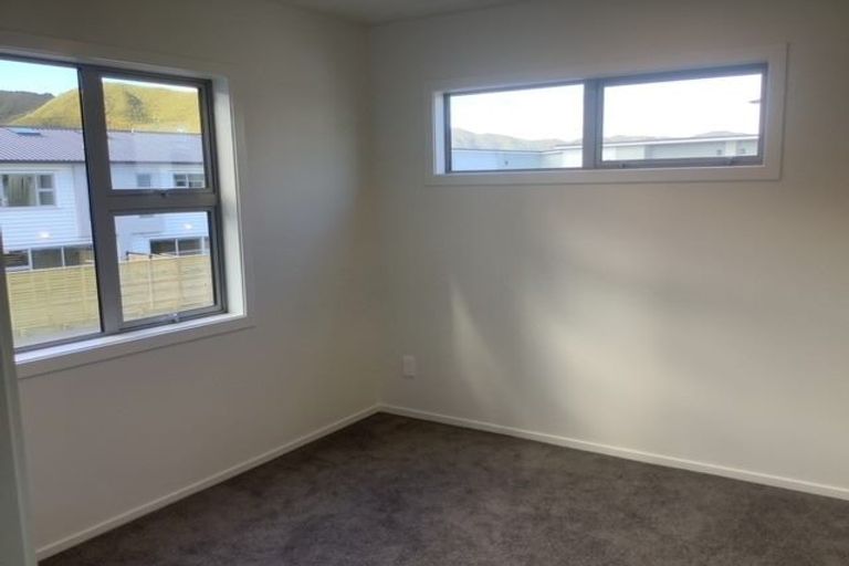 Photo of property in 21 Mcgrath Way, Taita, Lower Hutt, 5011