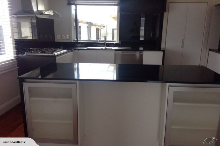 Photo of property in 421 Mangorei Road, Highlands Park, New Plymouth, 4312