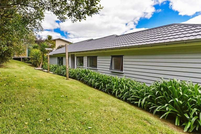 Photo of property in 24 Coralsea Way, Arkles Bay, Whangaparaoa, 0932