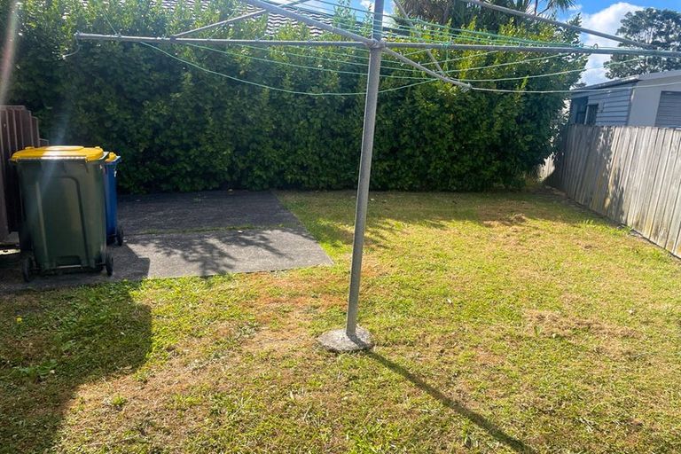 Photo of property in 68 Reynella Drive, Massey, Auckland, 0614