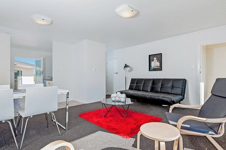 Photo of property in 2/8 Paul Place, Pakuranga, Auckland, 2010