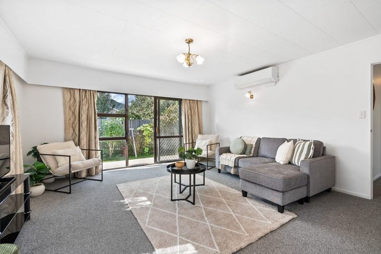 Photo of property in 43 Kamo Road, Regent, Whangarei, 0112