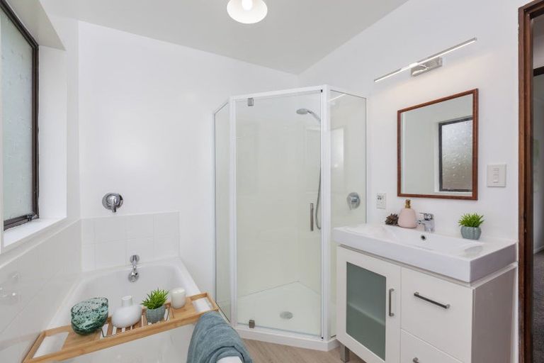 Photo of property in 13 Forest Road, Raumati South, Paraparaumu, 5032