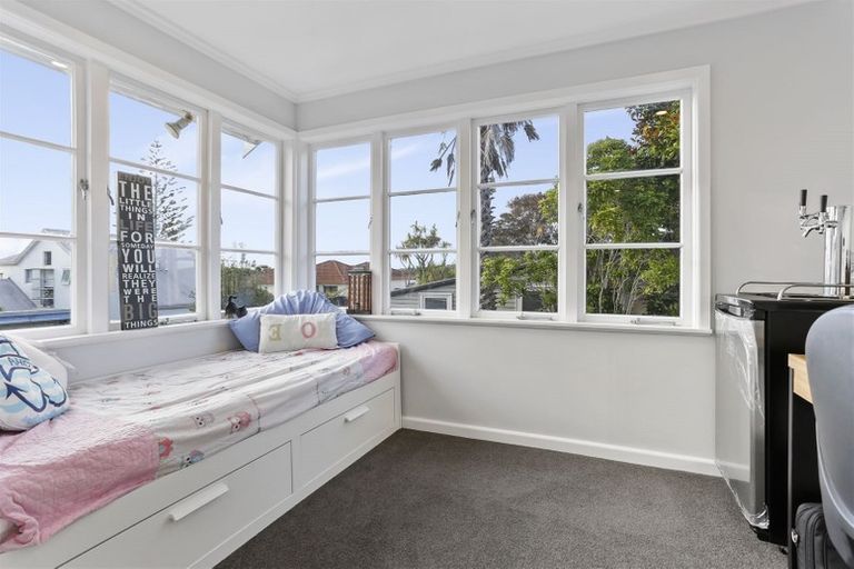 Photo of property in 1/84 Birkenhead Avenue, Birkenhead, Auckland, 0626