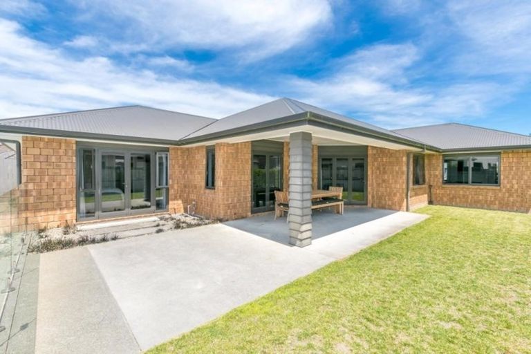 Photo of property in 115 Saint James Drive, Huntington, Hamilton, 3210