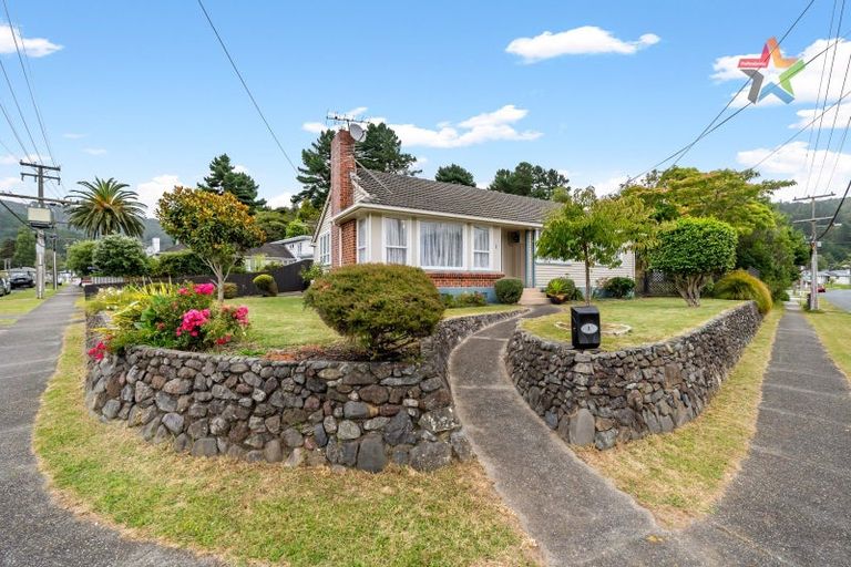 Photo of property in 1 Delaney Drive, Stokes Valley, Lower Hutt, 5019