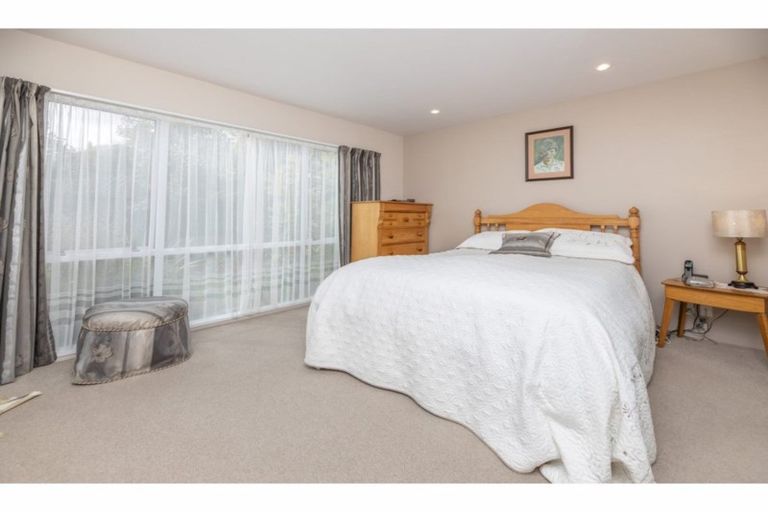 Photo of property in 46 Westgrove Avenue, Avonhead, Christchurch, 8042