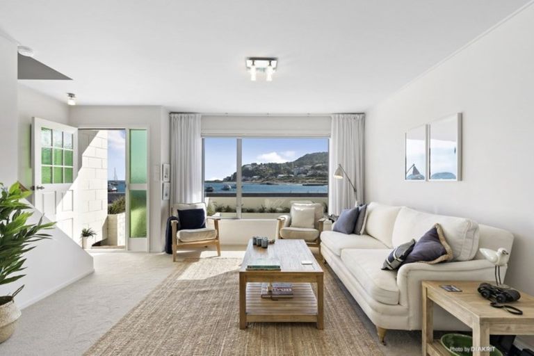 Photo of property in 3/222 The Esplanade, Island Bay, Wellington, 6023