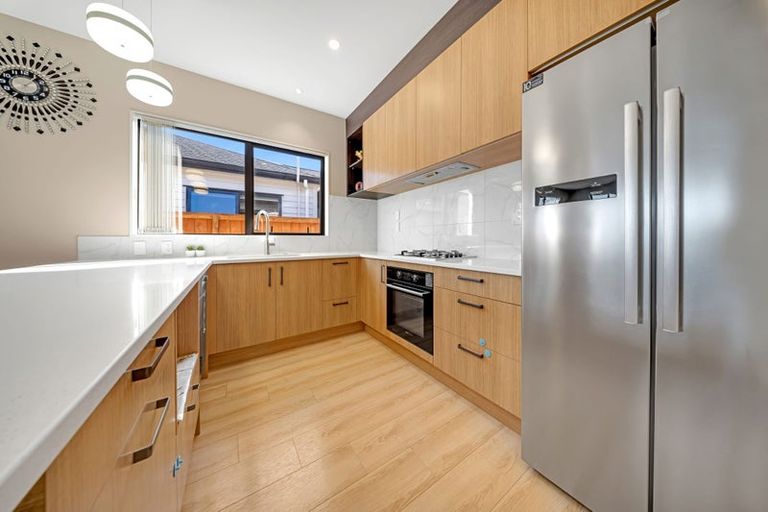 Photo of property in 26 Survila Street, Takanini, 2110