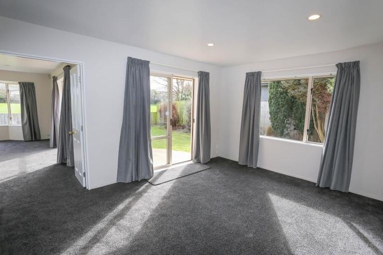 Photo of property in 32a Vagues Road, Northcote, Christchurch, 8052