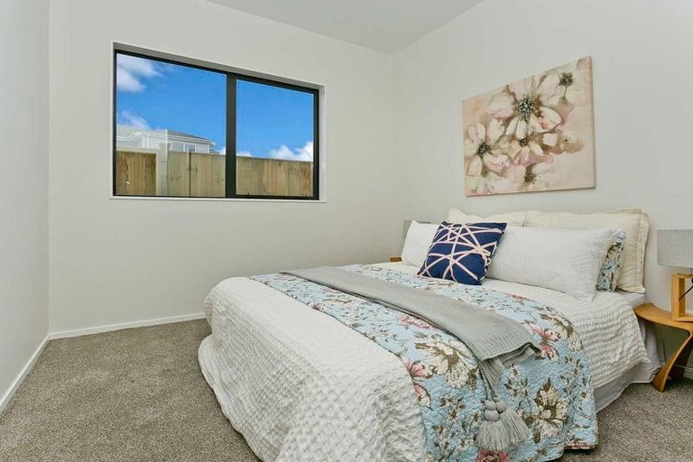 Photo of property in 18 Surf View Crescent, Red Beach, 0932