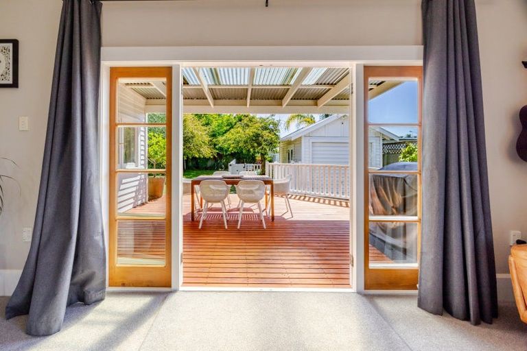 Photo of property in 6 Thistle Street, Napier South, Napier, 4110