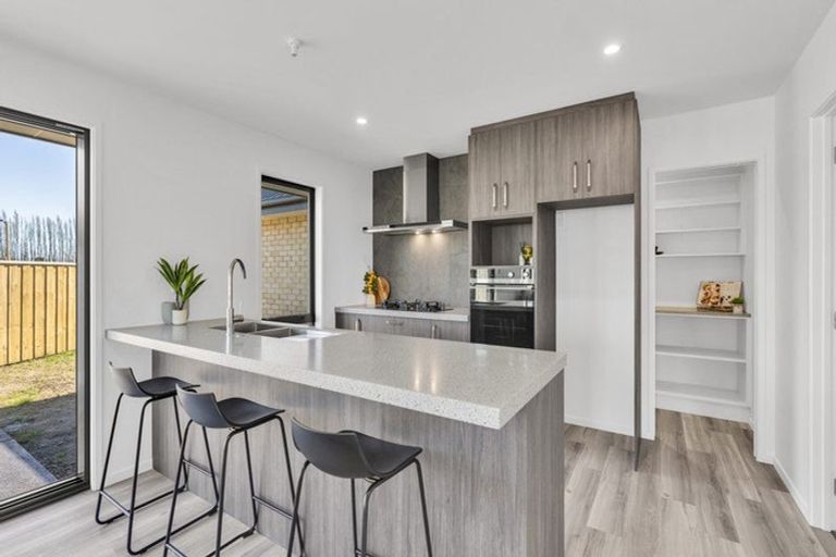 Photo of property in 37 Cunliffe Road, Redwood, Christchurch, 8051