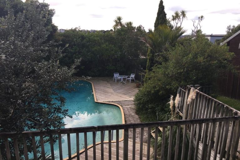 Photo of property in 3 Beulah Avenue, Rothesay Bay, Auckland, 0630