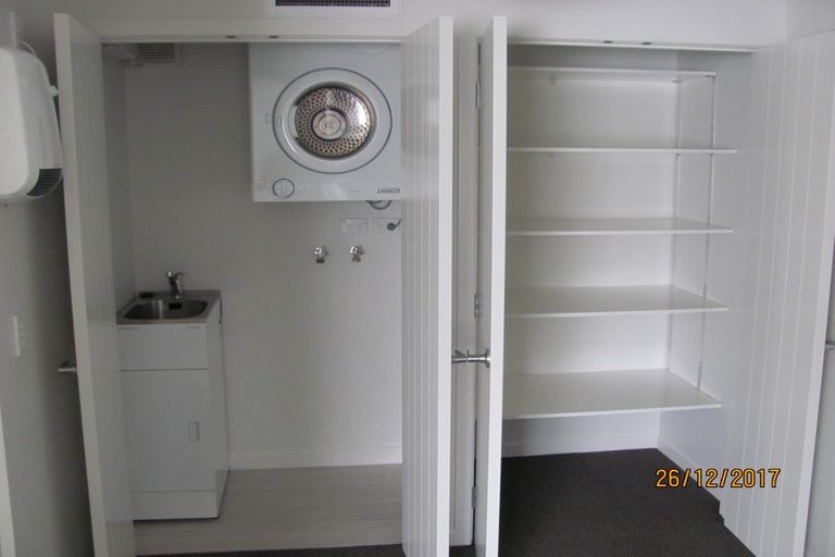 Photo of property in 12 Meadowvale Avenue, Forrest Hill, Auckland, 0620