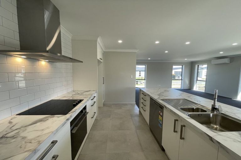 Photo of property in 16 Whangaehu Place, Te Awa, Napier, 4110