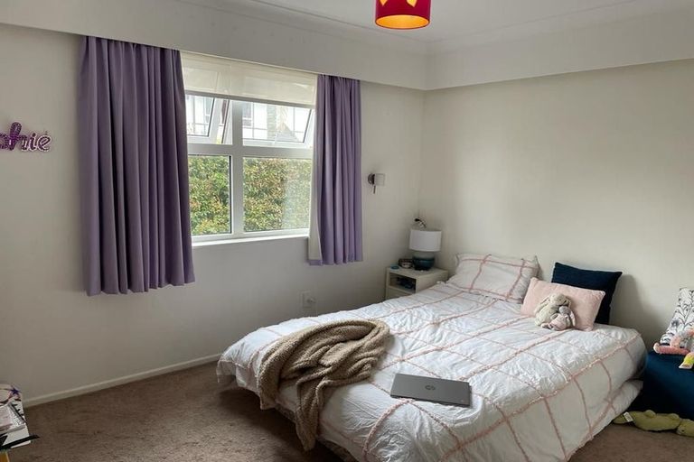 Photo of property in 1/206 Onewa Road, Birkenhead, Auckland, 0626