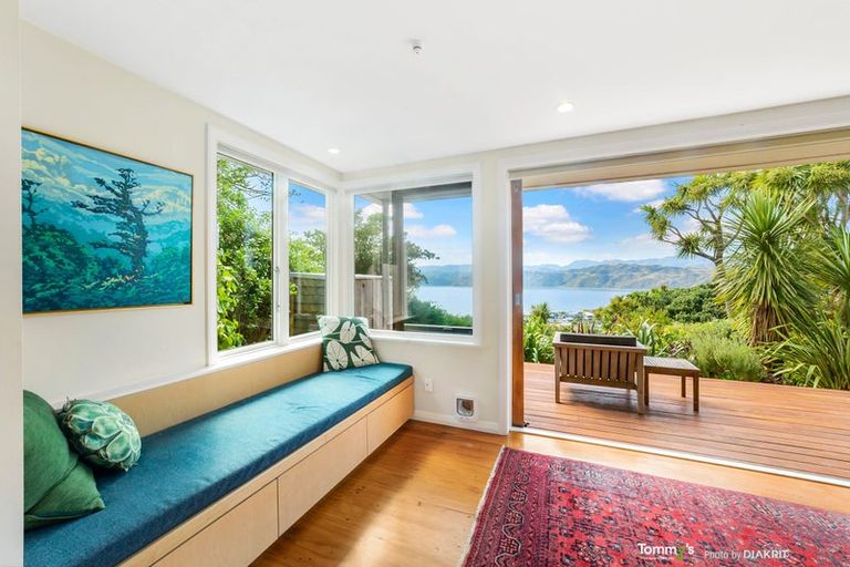 Photo of property in 27 Beacon Hill Road, Strathmore Park, Wellington, 6022