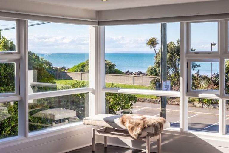 Photo of property in 100 Esplanade, Sumner, Christchurch, 8081