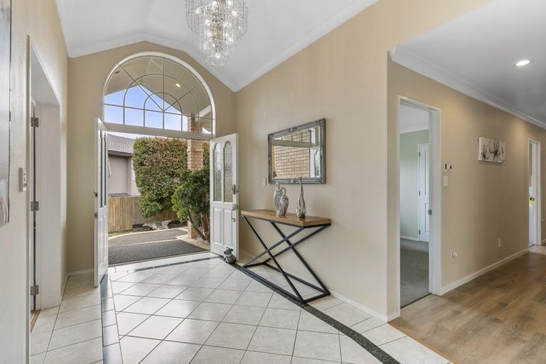 Photo of property in 11 Nathan Close, Somerville, Auckland, 2014