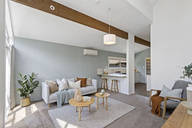 Photo of property in 12 Chatswood Place, Bishopdale, Christchurch, 8051