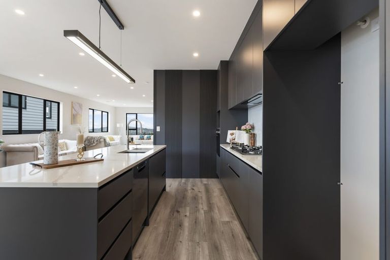 Photo of property in 14 Glann Lane, Flat Bush, 2019