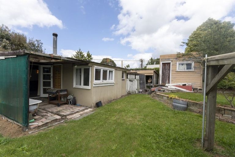 Photo of property in 44 Queens Avenue, Waikuku Beach, 7402