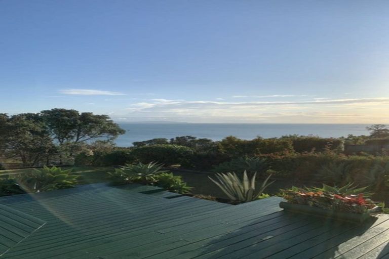 Photo of property in 1420 Whangaparaoa Road, Army Bay, Whangaparaoa, 0930