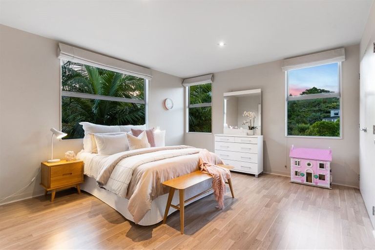 Photo of property in 14 Kahikatea Close, Campbells Bay, Auckland, 0630