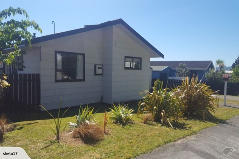 Photo of property in 8 Bobstay Lane, Whitby, Porirua, 5024