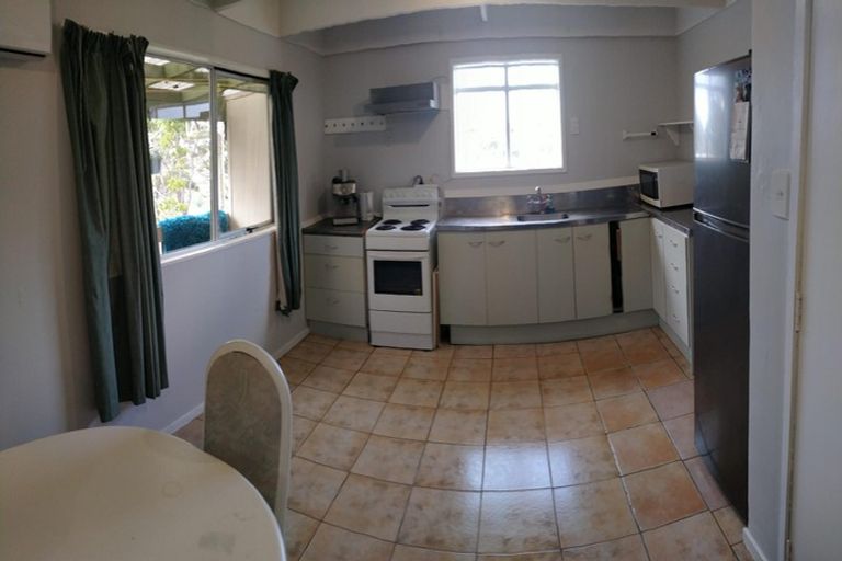 Photo of property in 89b Colwill Road, Massey, Auckland, 0614