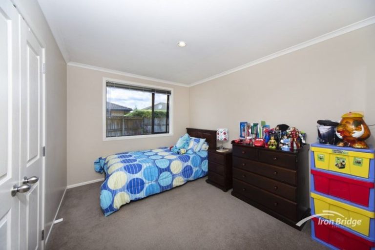 Photo of property in 15 Feeny Crescent, East Tamaki, Auckland, 2013