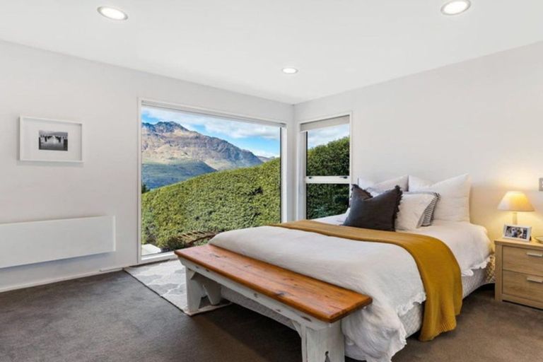 Photo of property in 1 Arawata Terrace, Fernhill, Queenstown, 9300