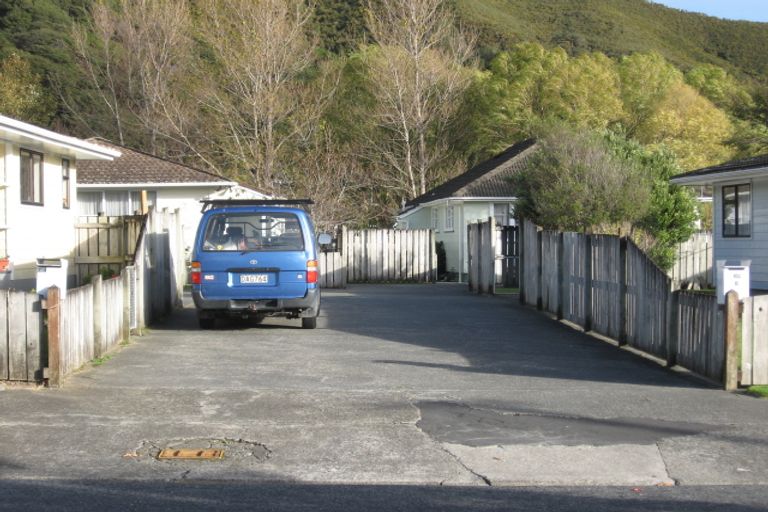 Photo of property in 104 Strand Crescent, Naenae, Lower Hutt, 5011