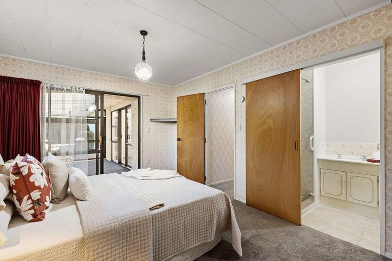 Photo of property in 18a Pahiatua Street, Hokowhitu, Palmerston North, 4410