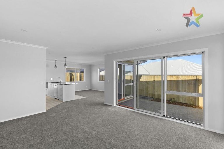 Photo of property in 6 Kairaumati Crescent, Kelson, Lower Hutt, 5010