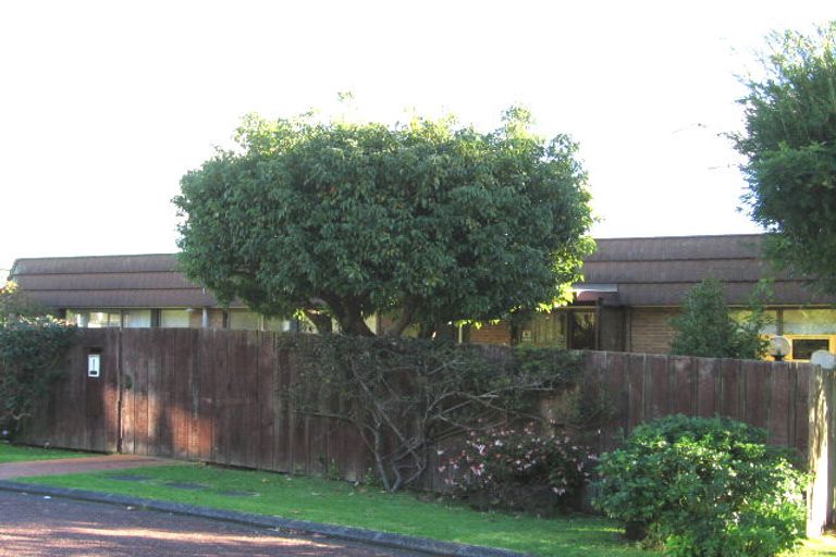 Photo of property in 84a Takutai Avenue, Half Moon Bay, Auckland, 2012